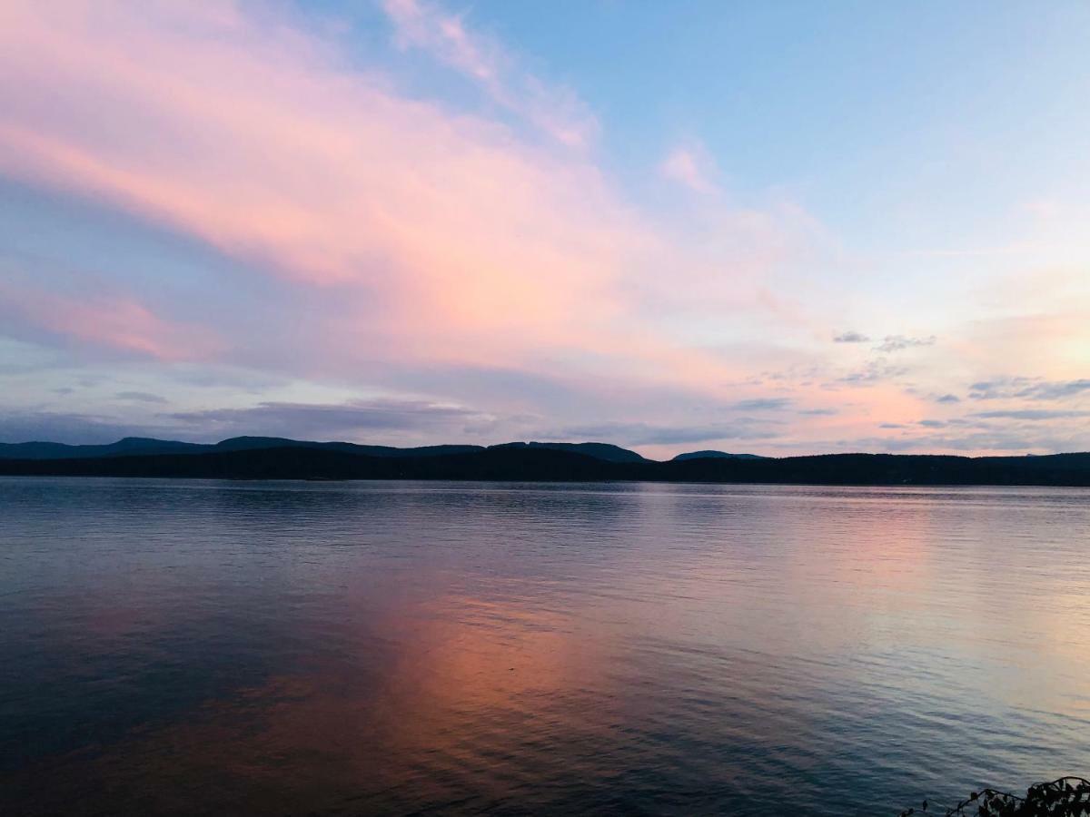 Serenity By The Sea Retreats Montague Harbour Esterno foto